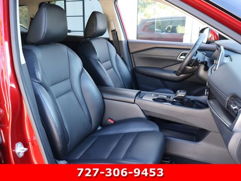 Used 2021 Nissan Rogue SV w/ Premium Package image 22