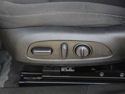 Used 2022 Chevrolet Malibu LT FWD image 19