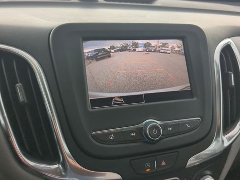 Used 2022 Chevrolet Equinox LT FWD image 16