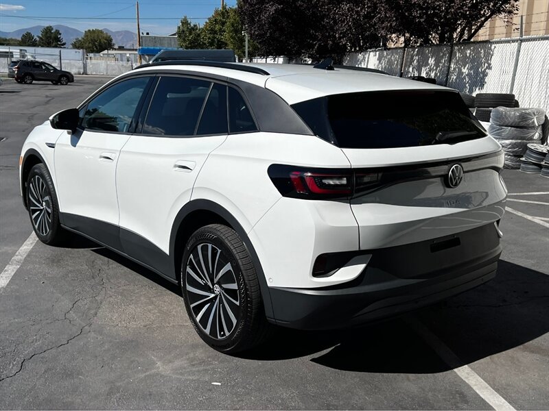 Used 2024 Volkswagen ID.4 Pro AWD/4WD image 5