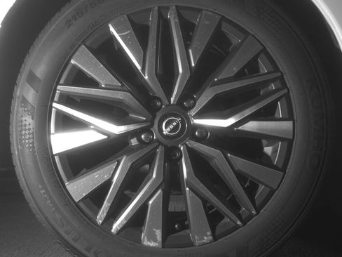 Used 2025 Nissan Altima 2.5 SV FWD image 15