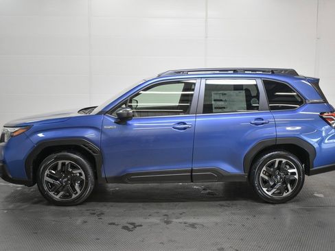 New 2025 Subaru Forester Premium image 4