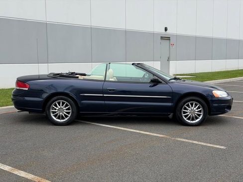 Used 2002 Chrysler Sebring Limited FWD image 4