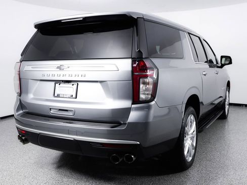 Used 2021 Chevrolet Suburban High Country AWD/4WD image 8
