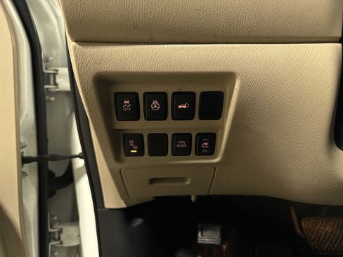 Used 2019 Nissan Pathfinder Platinum image 34