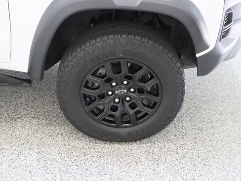 Used 2023 Chevrolet Colorado Trail Boss w/ Technology Package AWD/4WD image 5
