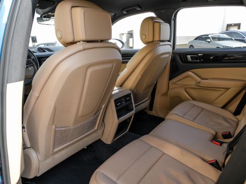 Used 2019 Porsche Cayenne image 33
