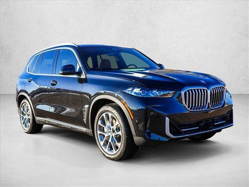 Used 2026 BMW X5 xDrive50e AWD/4WD image 3