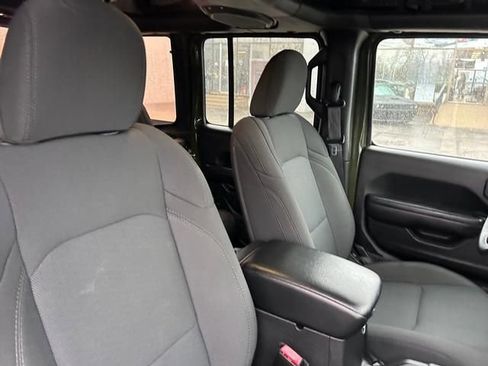 Used 2021 Jeep Wrangler Unlimited Sport image 32