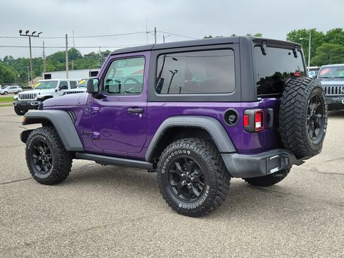 Used 2023 Jeep Wrangler Sport AWD/4WD image 3