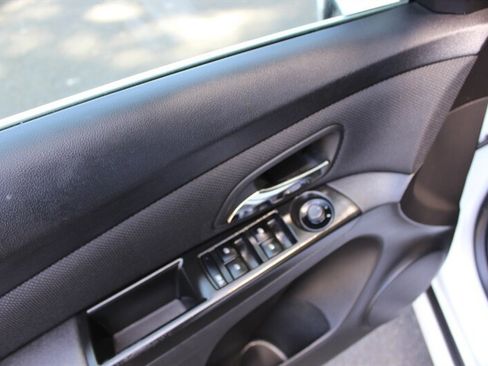 Used 2013 Chevrolet Cruze LT w/ RS Package FWD image 11