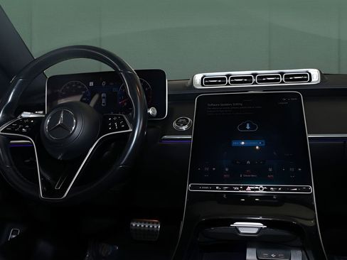 Used 2022 Mercedes-Benz S 500 4MATIC w/ AMG Line Package image 28