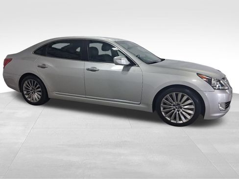 Used 2014 Hyundai Equus Signature RWD image 3
