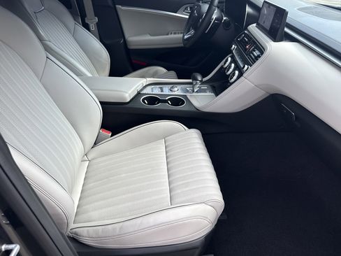 Used 2023 Genesis G70 2.0T w/ Sport Prestige Package image 13