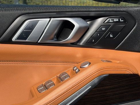 Used 2019 BMW X7 xDrive50i w/ Premium Package image 18