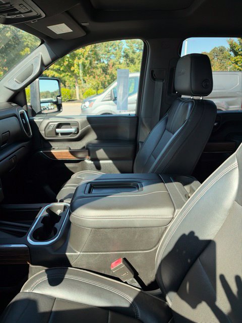 Used 2021 Chevrolet Silverado 2500 High Country w/ Z71 Off-Road Package AWD/4WD image 2