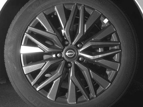 Used 2025 Nissan Altima 2.5 SV image 13