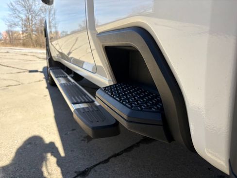 Used 2021 GMC Sierra 2500 SLT w/ SLT Premium Package image 11