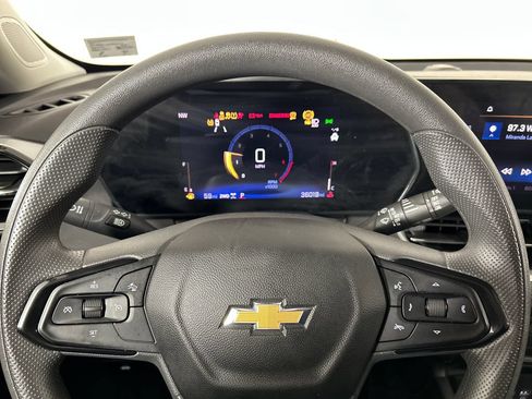 Used 2025 Chevrolet TrailBlazer LT AWD/4WD image 13