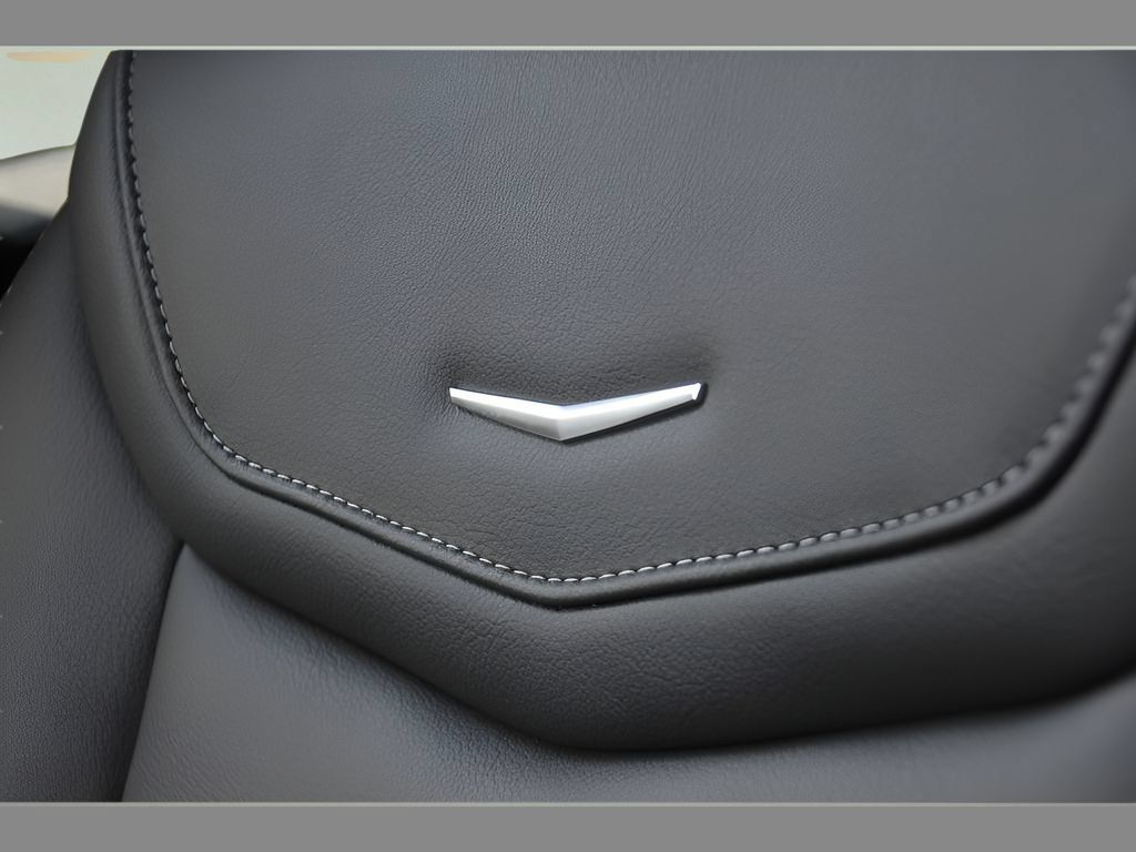 New 2025 Cadillac XT6 Luxury FWD image 38