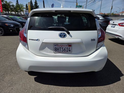 Used 2016 Toyota Prius C Two FWD image 3