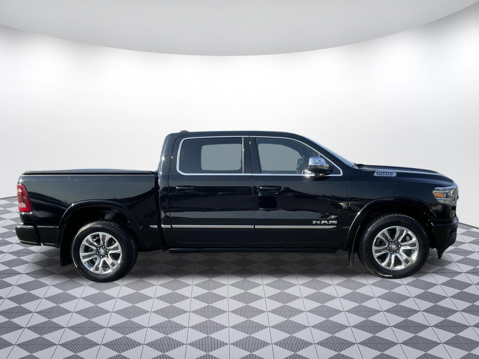 Used 2023 RAM 1500 Limited w/ Body-Colour Bumper Group AWD/4WD image 2