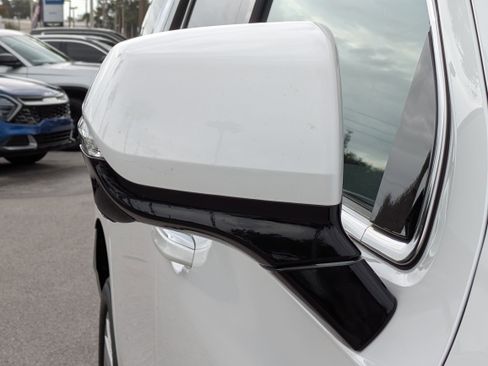 Certified 2023 Cadillac Escalade Premium Luxury image 11