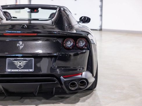 Used 2021 Ferrari 812 GTS RWD image 13