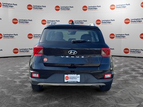 Used 2020 Hyundai Venue SEL image 6