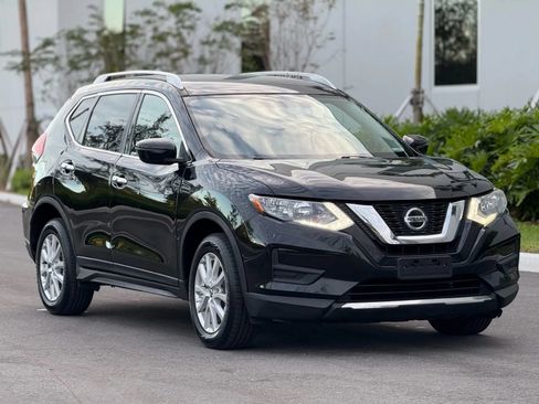 Used 2018 Nissan Rogue SV AWD/4WD image 1