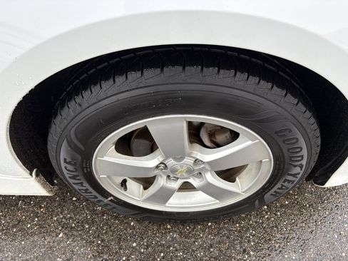 Used 2016 Chevrolet Cruze LT image 16