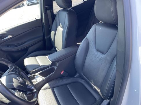 Used 2023 Buick Encore GX Essence w/ Advanced Technology Package AWD/4WD image 3