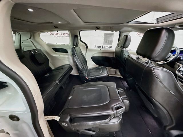 Used 2020 Chrysler Pacifica Limited FWD image 29