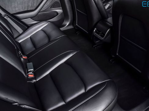 Used 2019 Tesla Model 3 Standard Range Plus image 19