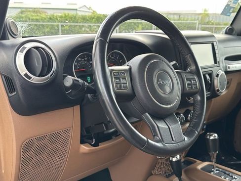 Used 2013 Jeep Wrangler Unlimited Sahara w/ Connectivity Group AWD/4WD image 22