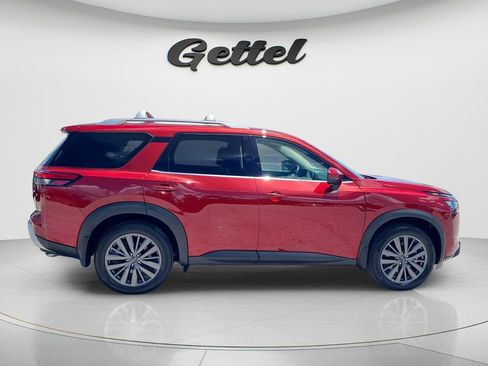 Used 2025 Nissan Pathfinder SL w/ SL Premium Package FWD image 4