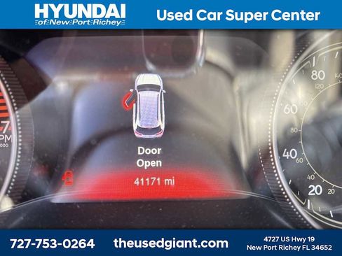 Used 2016 Jeep Cherokee Trailhawk image 13