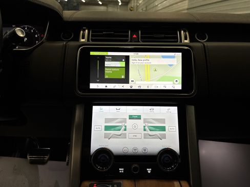 Used 2018 Land Rover Range Rover Autobiography image 18