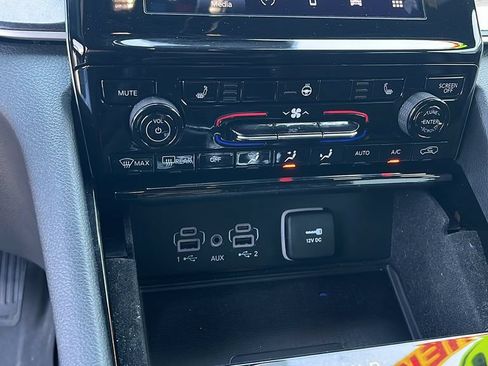 Used 2021 Jeep Grand Cherokee L Laredo AWD/4WD image 15