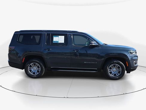 Used 2024 Jeep Wagoneer 4WD image 5