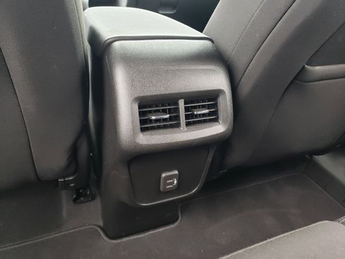 Used 2022 Chevrolet Equinox LT w/ Driver Convenience Package image 35