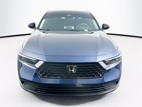Used 2025 Honda Accord SE image 2