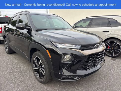 Used 2022 Chevrolet TrailBlazer RS FWD image 1