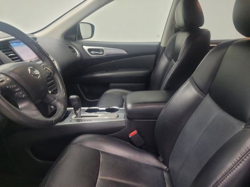 Used 2019 Nissan Pathfinder SL image 17