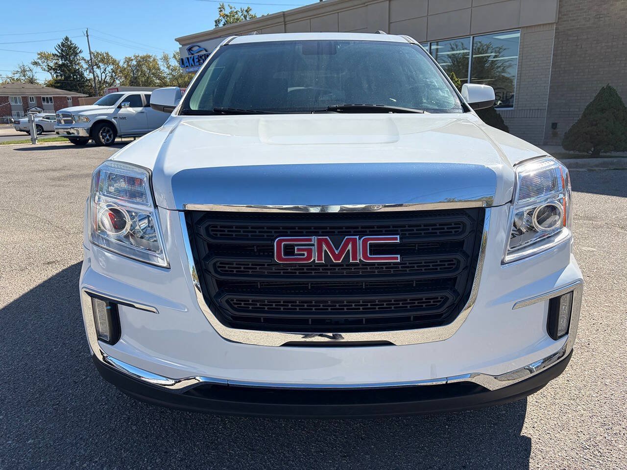 Used 2016 GMC Terrain SLE w/ Convenience Package AWD/4WD image 2