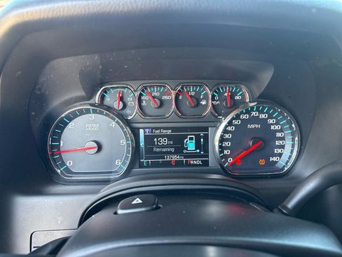 Used 2019 Chevrolet Suburban LT RWD image 10