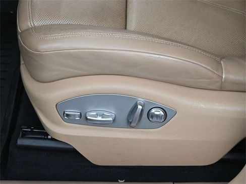 Used 2022 Porsche Macan image 12