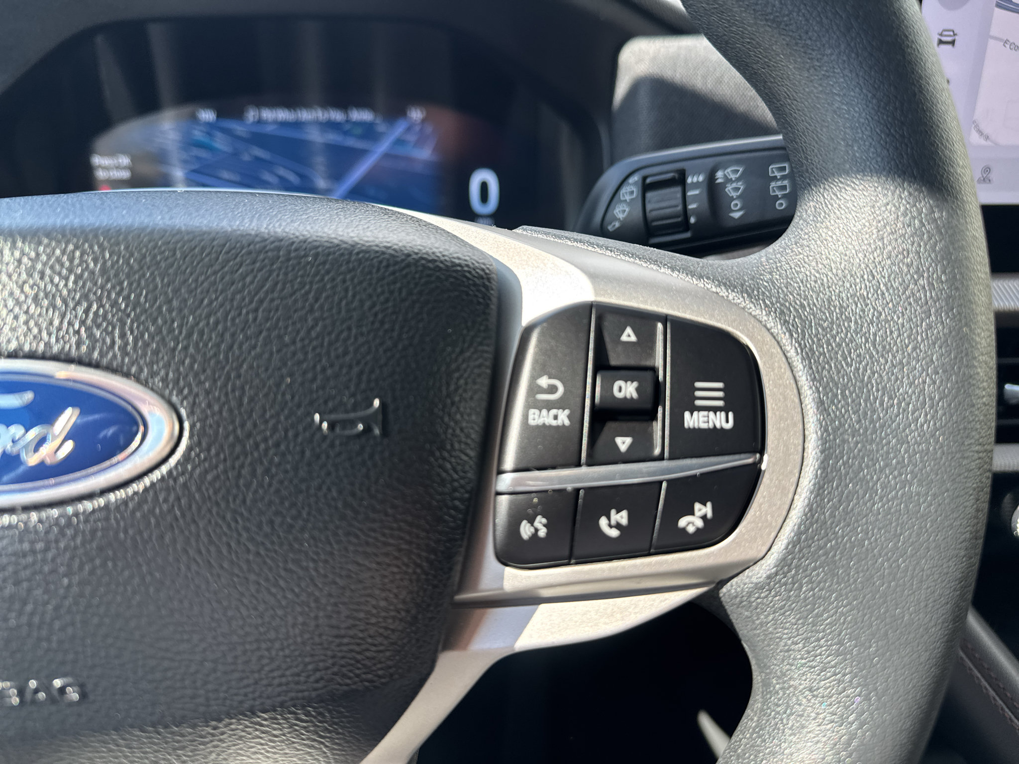 Used 2026 Ford Explorer Active RWD image 10