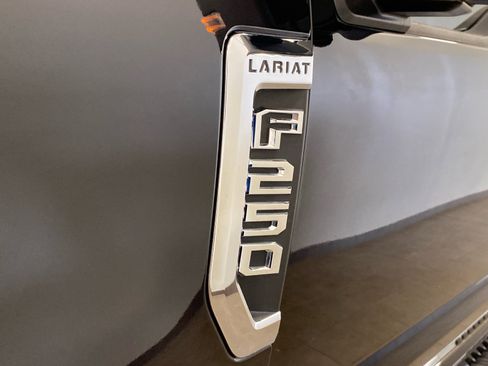 Used 2020 Ford F250 Lariat w/ Lariat Ultimate Package AWD/4WD image 13