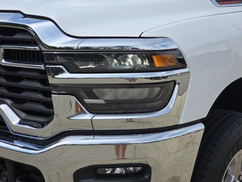 Used 2025 RAM 2500 Big Horn AWD/4WD image 31